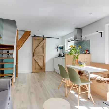 The Forester * 斯霍尔